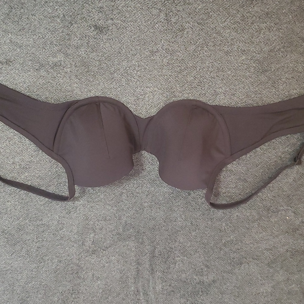 3/$15 Ultimo 32DD swimsuit top